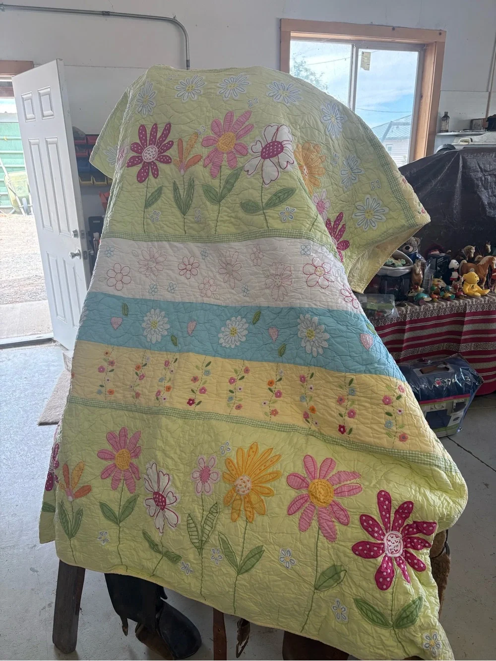 Pottery Barn Applique Cotton Quilt - Yellow Multi twin